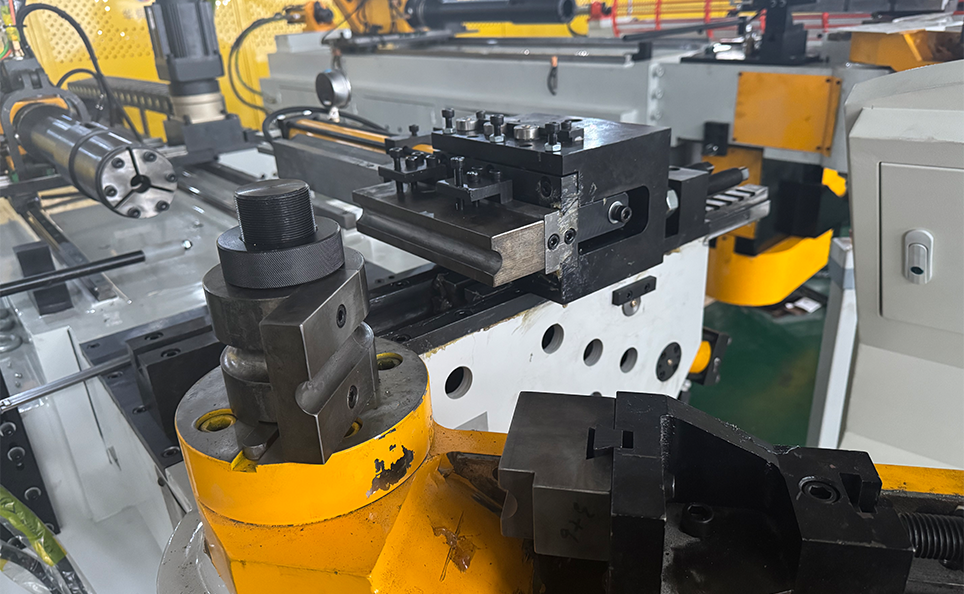 Vollautomatische Rohrbiegemaschine der CNC-S-Serie mit optionaler Simulationsfunktion