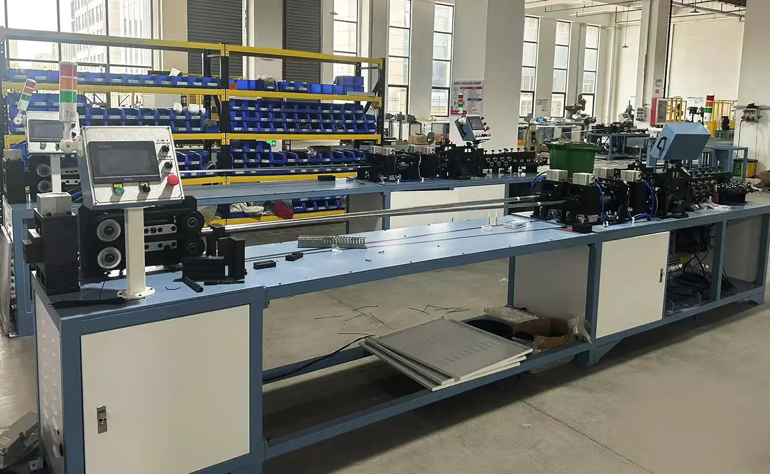 Vollautomatischer Serpentinenbieger der Serie SB-20CNC