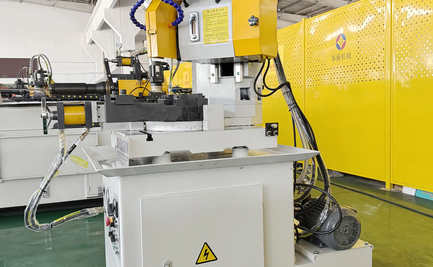 Halbautomatische hydraulische Metallkreissägemaschine der V-Serie