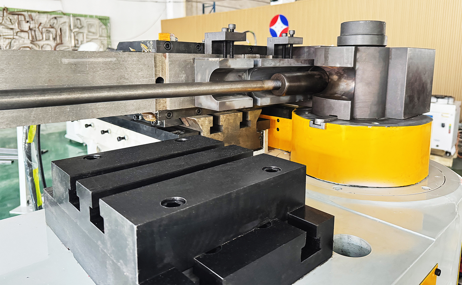 Hydraulische Rohrbiegemaschine der NC M-Serie mit Dornsteuerung