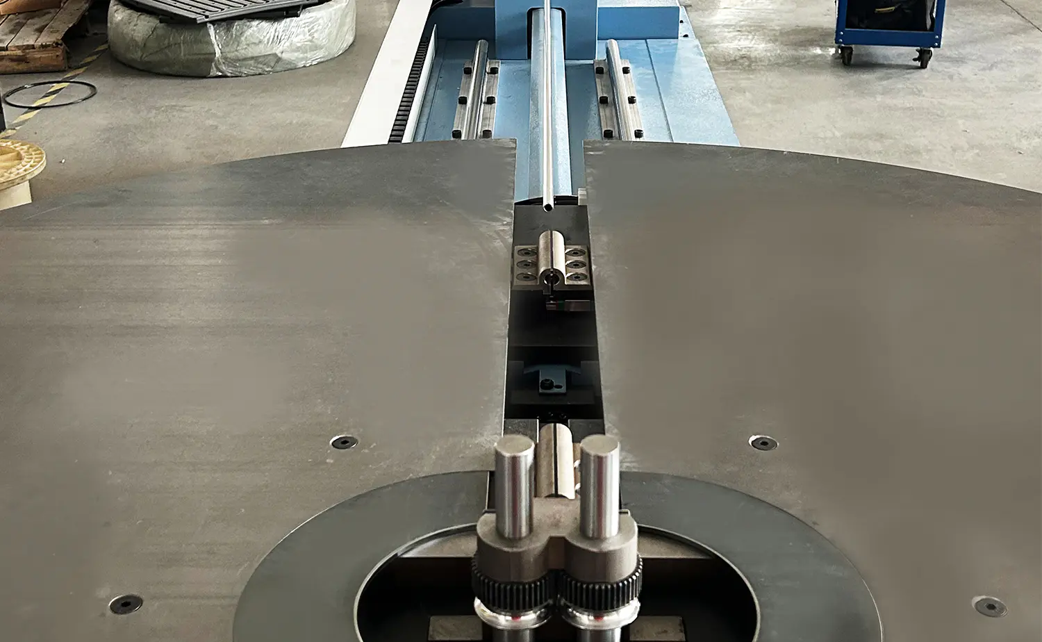 Vollautomatischer Serpentinenbieger der Serie SB-20CNC