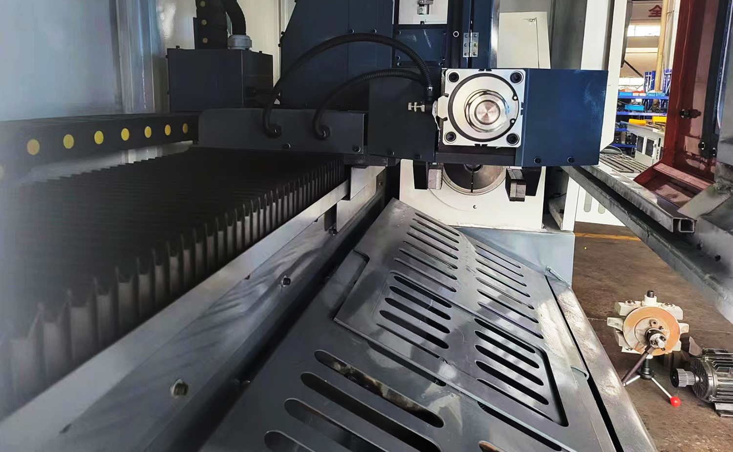 MCJG120 3D-Laser-Rohrschneidemaschine