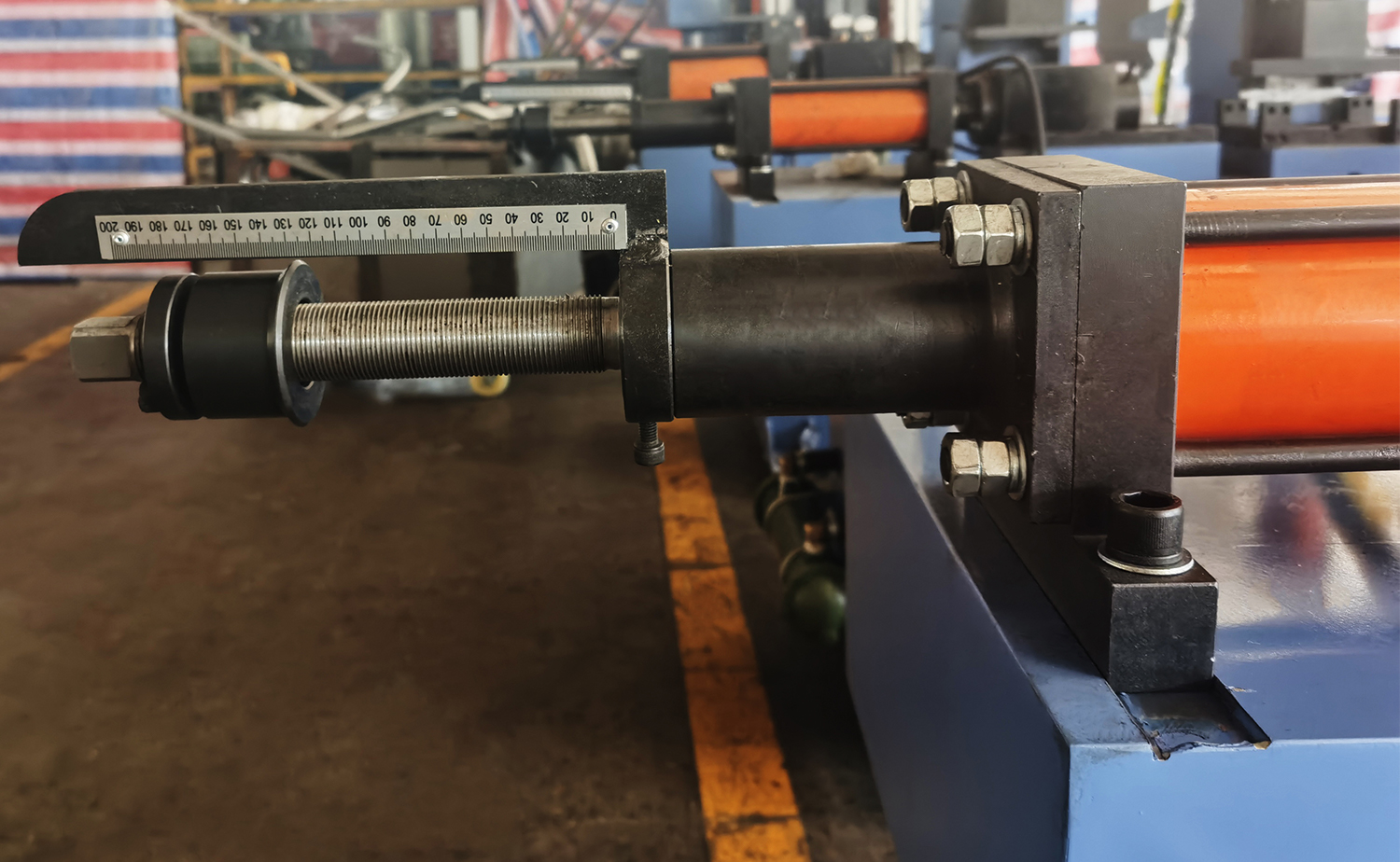 TM40 Hocheffiziente automatische Einzelkopf-Rohrendenformmaschine TM40 Hocheffiziente automatische Einzelkopf-Rohrendenformmaschine