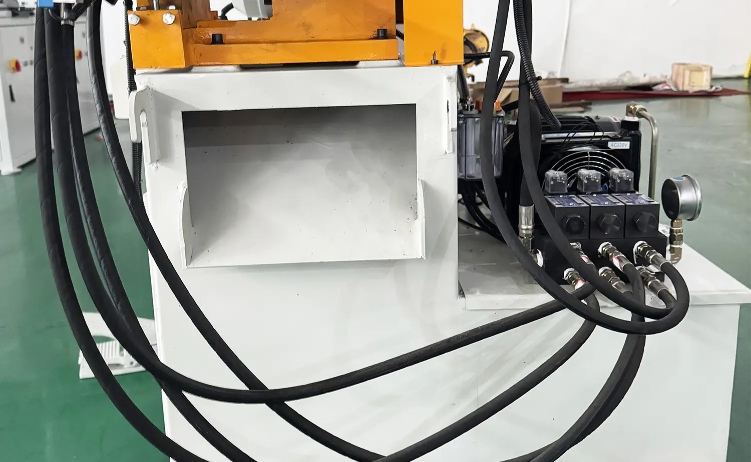Hydraulische halbautomatische Rohranfasmaschine der EF PV1-Serie