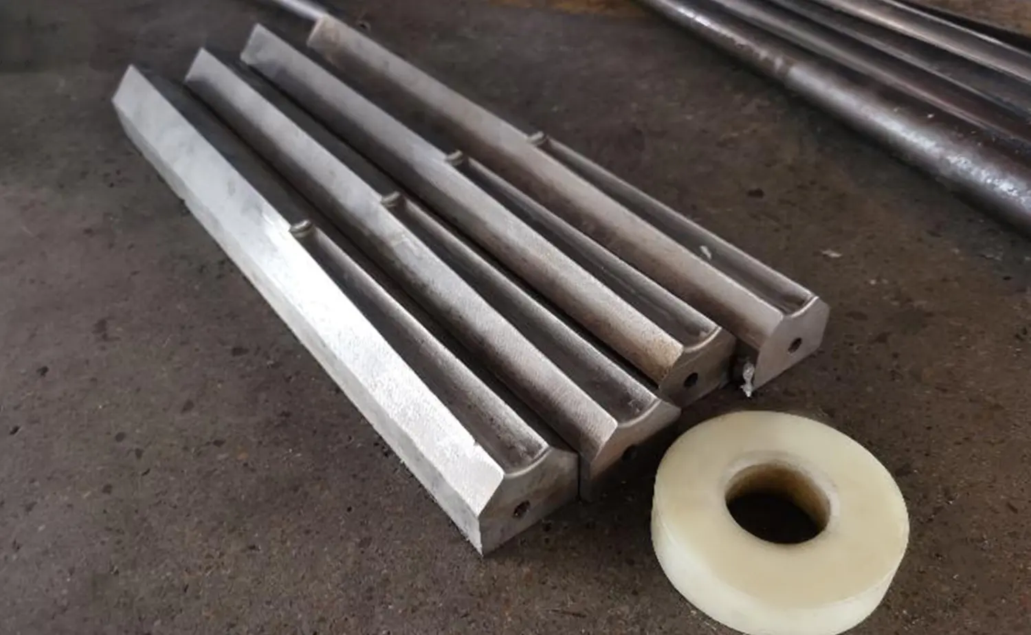 ZTM-50/60/76/114 Multimaterial anwendbare halbautomatische Kegelrohr-Reduziermaschine