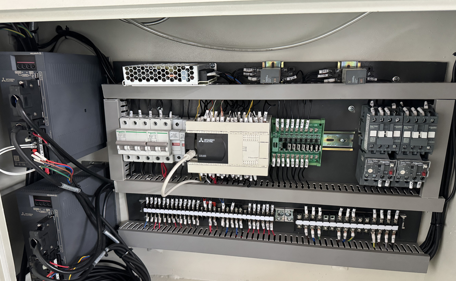 Schnelle Servo-Doppelkopfrohr-Anfasmaschine der DEF680CNC-Serie