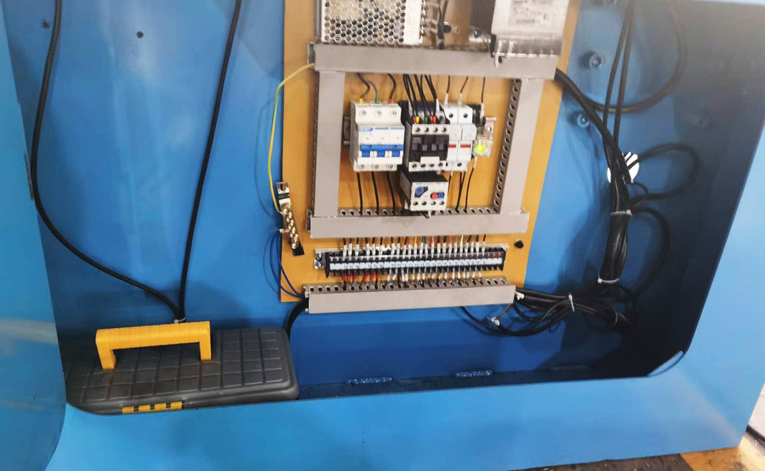 DEF AC-Serie Doppelkopf-Mehrseiten-Rohranfasmaschine DEF AC-Serie Doppelkopf-Mehrseiten-Rohranfasmaschine