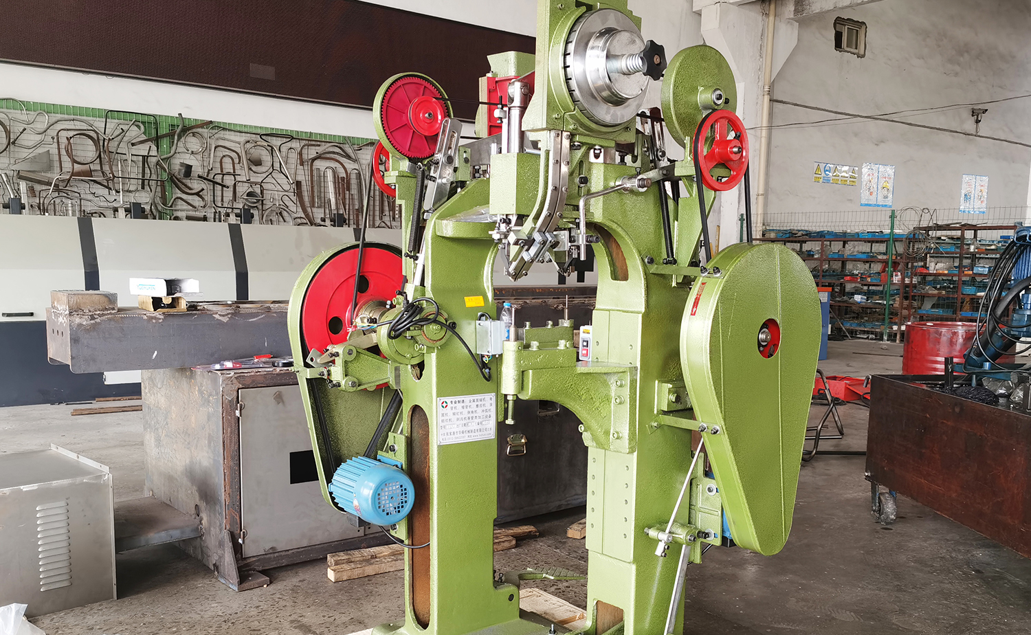 SX-60 Schlagnietmaschine mit automatischem Vorschub