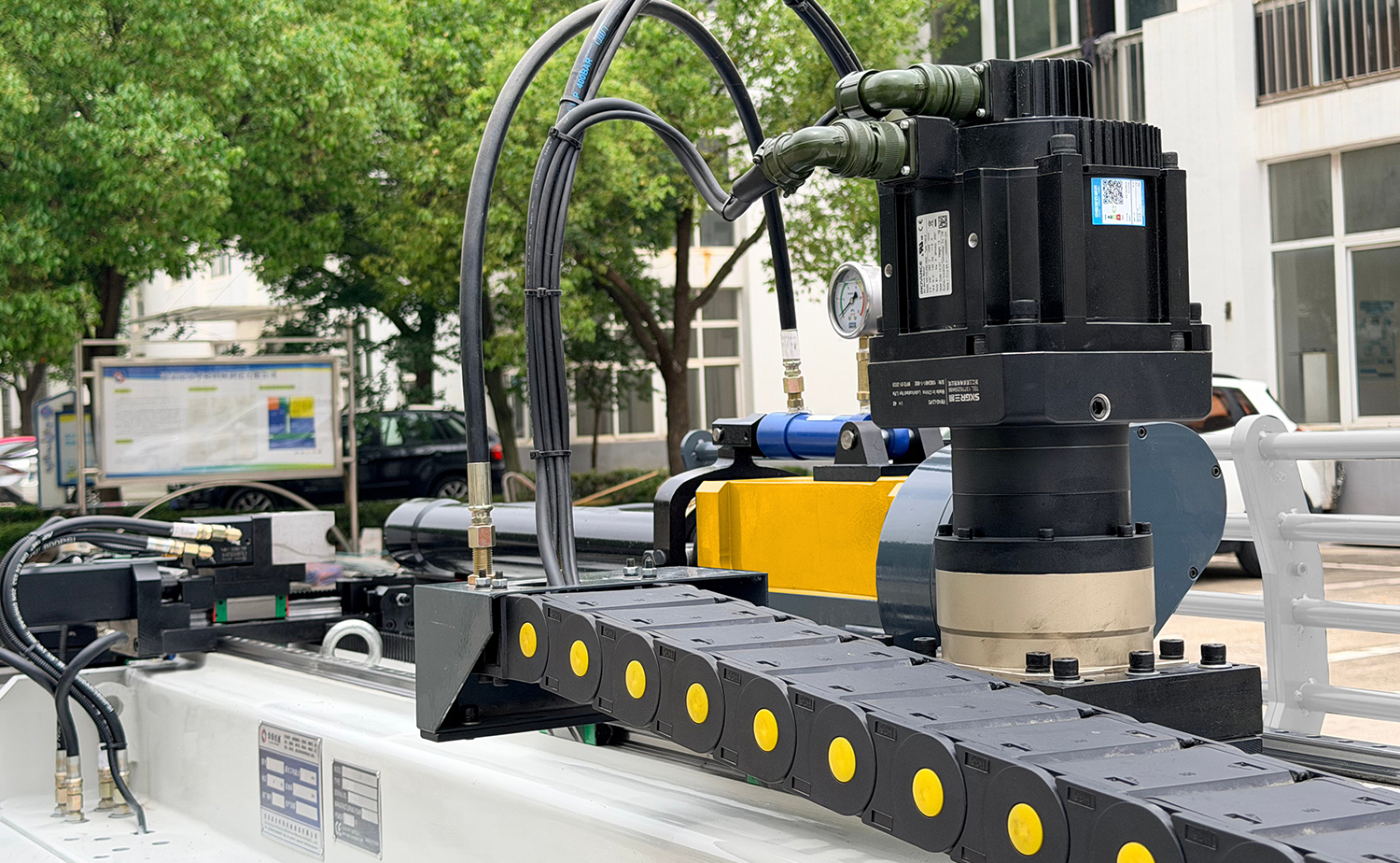CNC-Rohrbiegemaschine für links und rechts